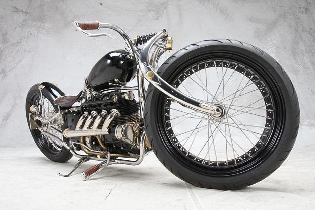Retro motocikli Ural: pilnība un stils vienā