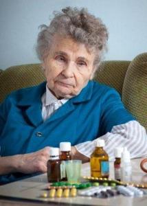 Urīnpūšļa nesaturēšana gados vecākām sievietēm: ārstēšana un cēloņi