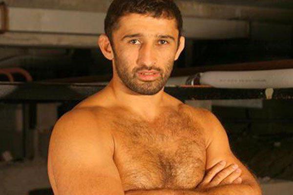 Amars Suloev cīnās bez noteikumiem