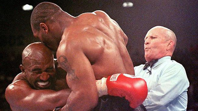 "Troksnis un dusmas": kā Mike Tyson mazliet nolaidās Evander Holyfield ausī
